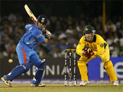India vs Australia Sixth ODI Match 2013
